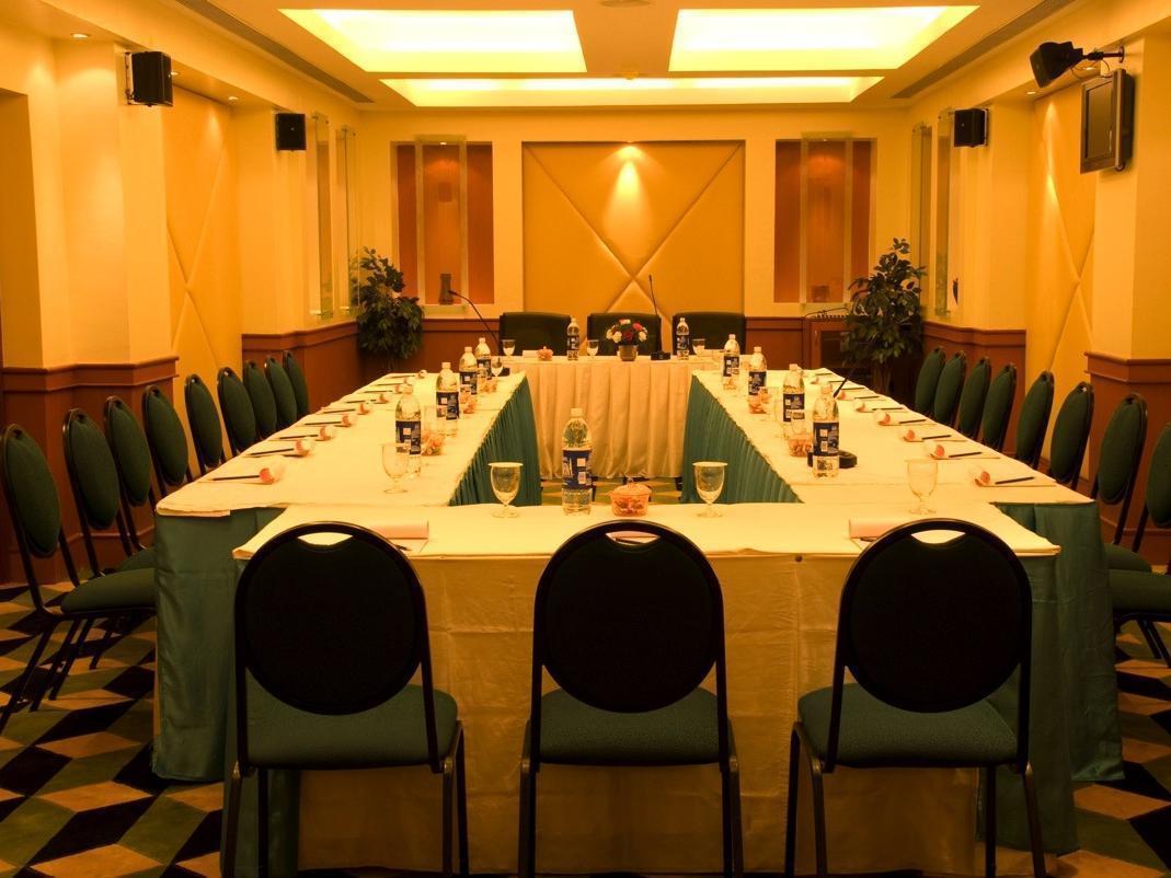 The Residency Karur Hotel Kültér fotó